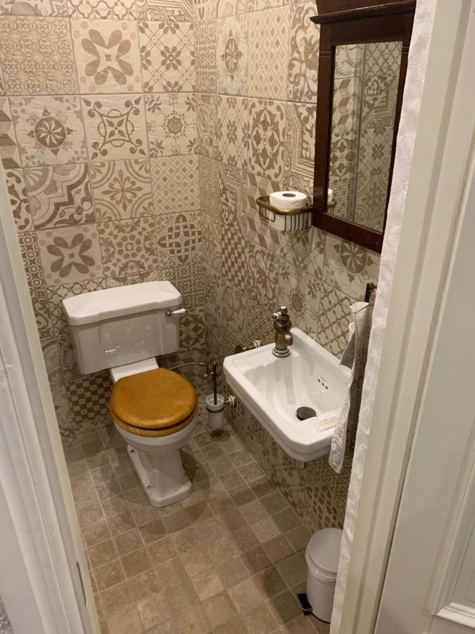 Reinhold Apartment