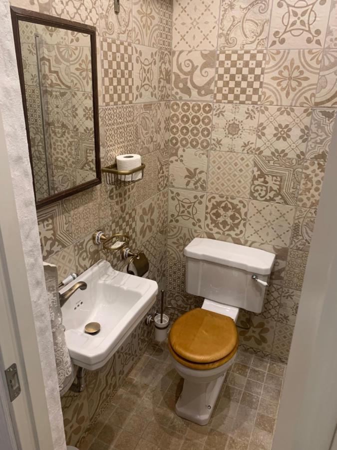 Reinhold Apartment *